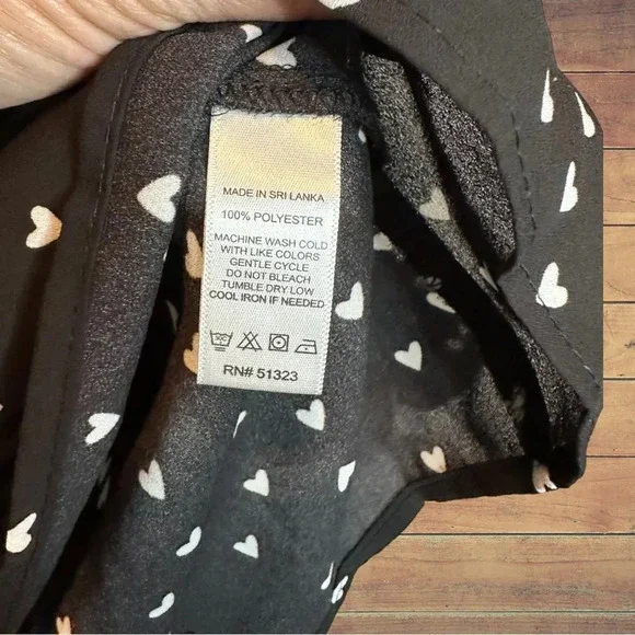 REVOLVE 1. State Black Confetti Hearts Bishop Sleeved V Neck Blouse size M - Picture 5 of 5